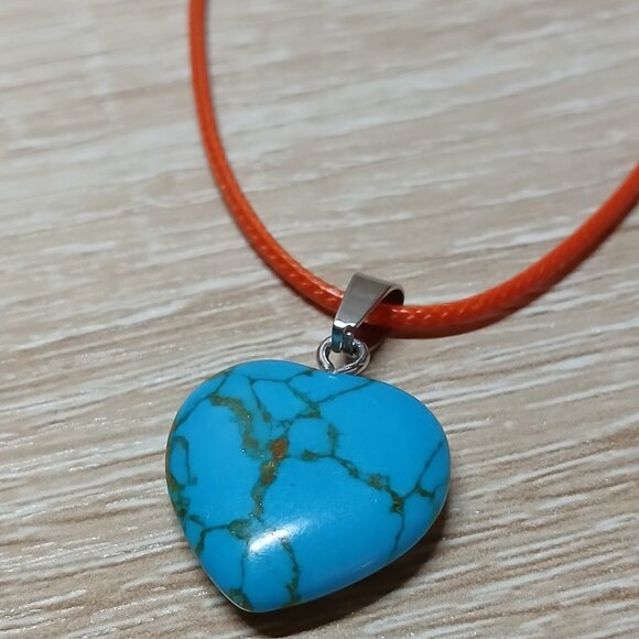 NWOT Fashion Necklace Blue Turquoise Patterned Heart Pendant Jewelry #30 - Picture 1 of 7